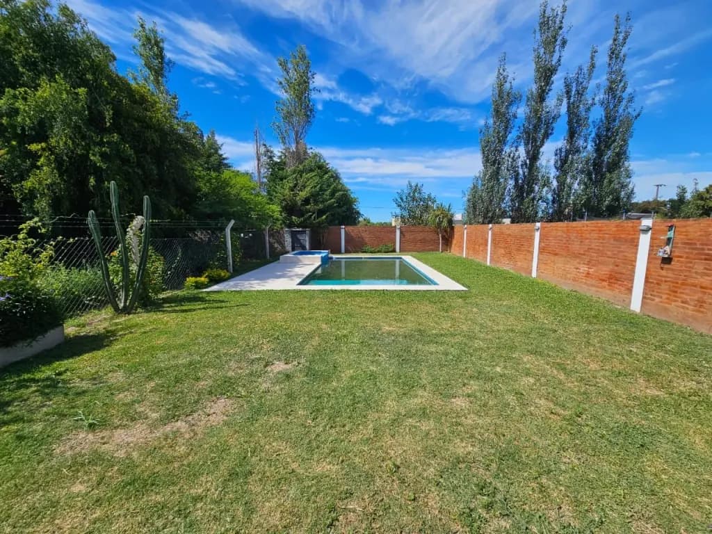Casa en Venta en sauce viejo - foto 2