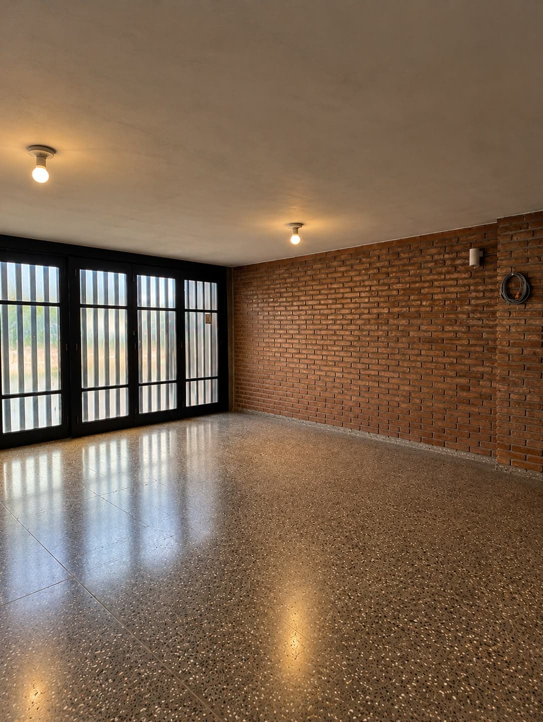 Residencia de Estilo en Ubicación Estratégica: Ideal Vivienda o Institución - foto 2