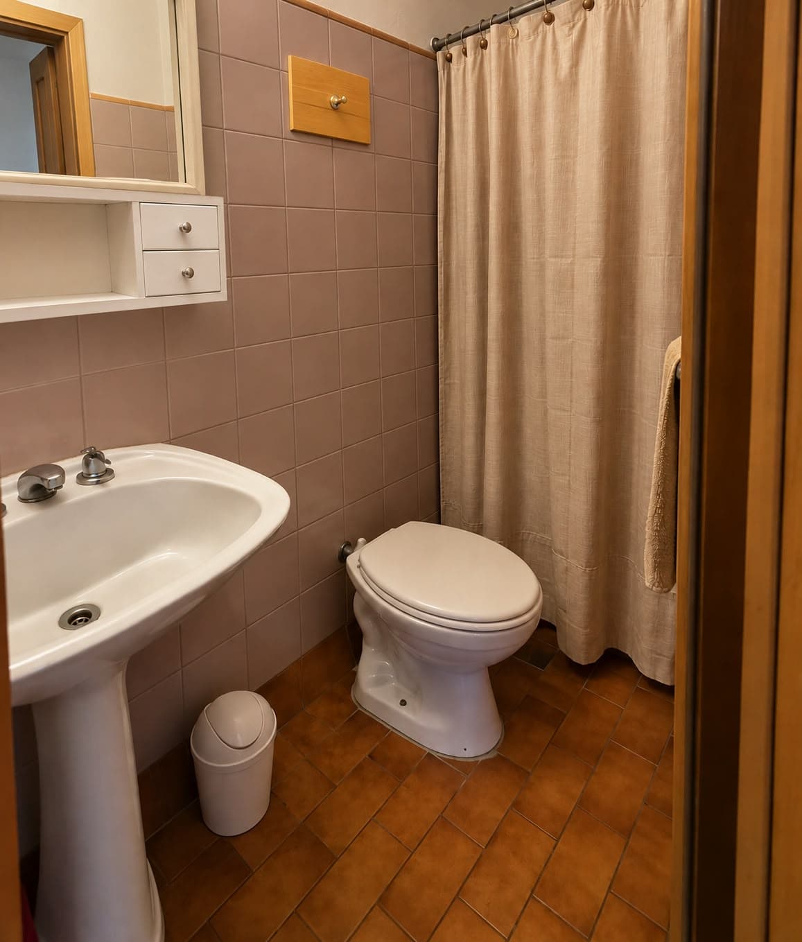Residencia de Estilo en Ubicación Estratégica: Ideal Vivienda o Institución - foto 3