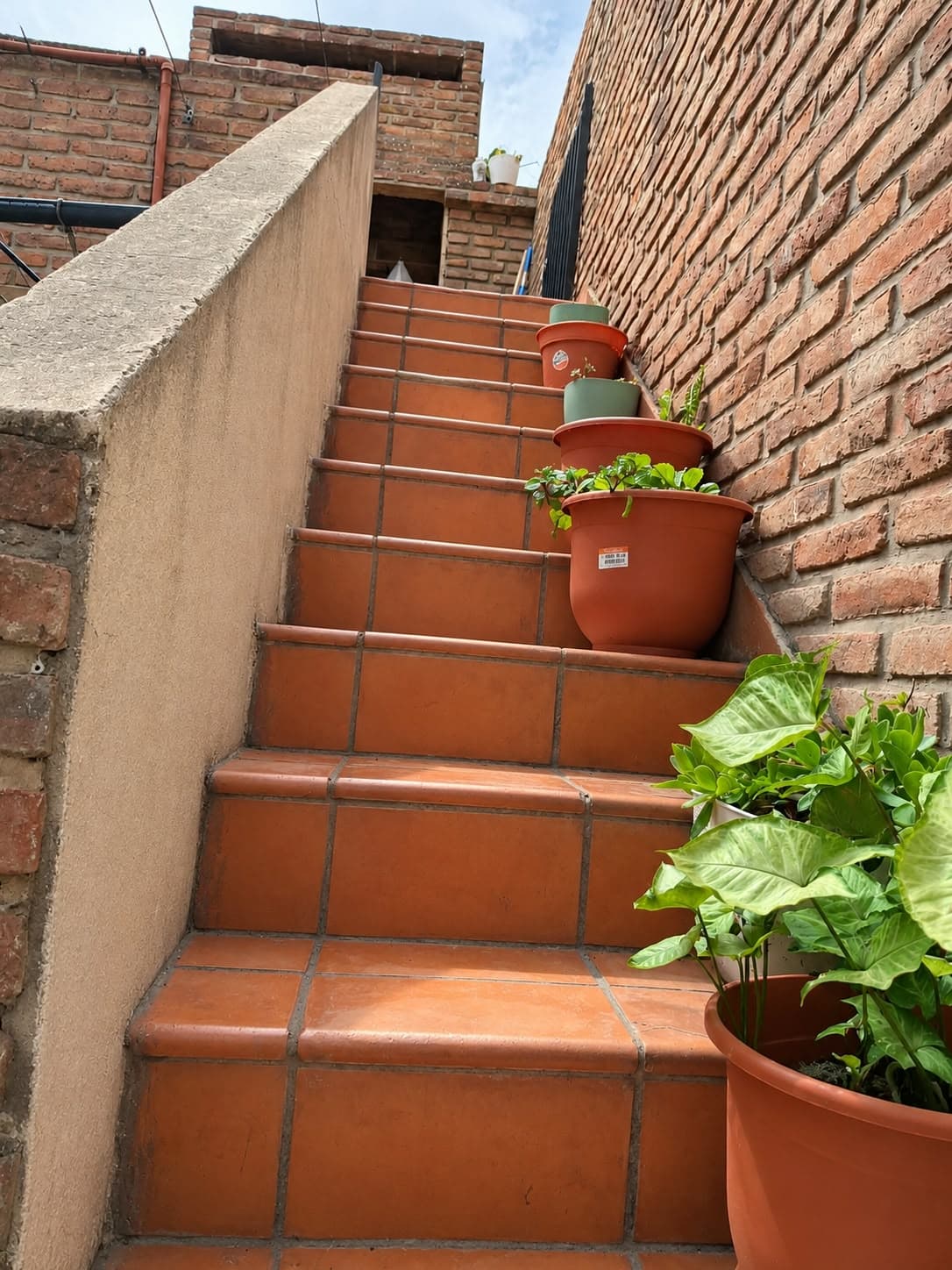 Residencia de Estilo en Ubicación Estratégica: Ideal Vivienda o Institución - foto 5